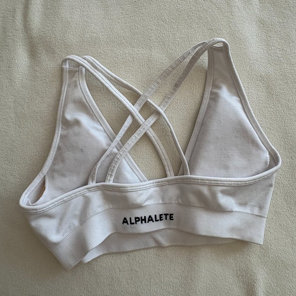 Alphalete Deep V bra - Picture 3 of 6